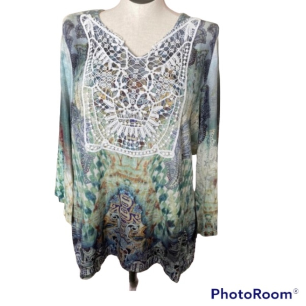 World Unity Plus Size Woman 3/4 Bell Sleeve Crochet Blouse